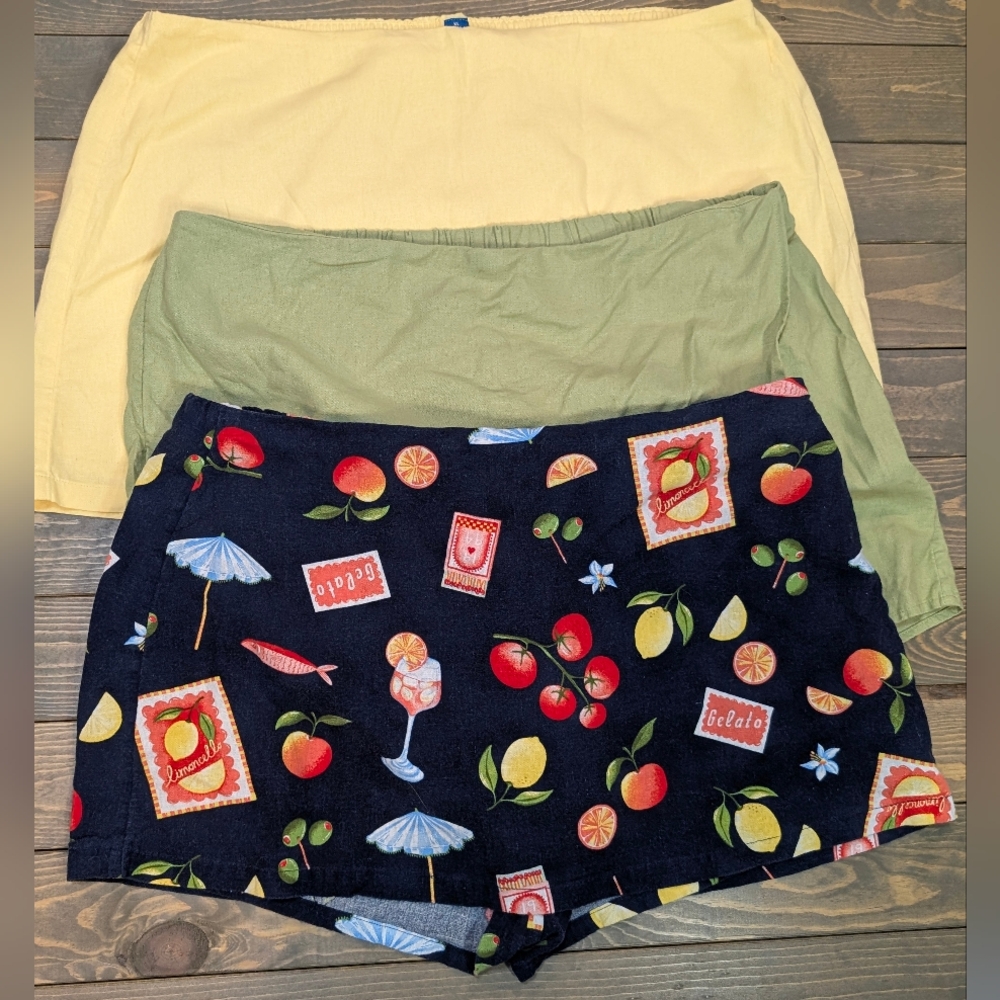 Old Navy Navy Fruit-Print Shorts with Olive and Yellow Solid Shorts Set